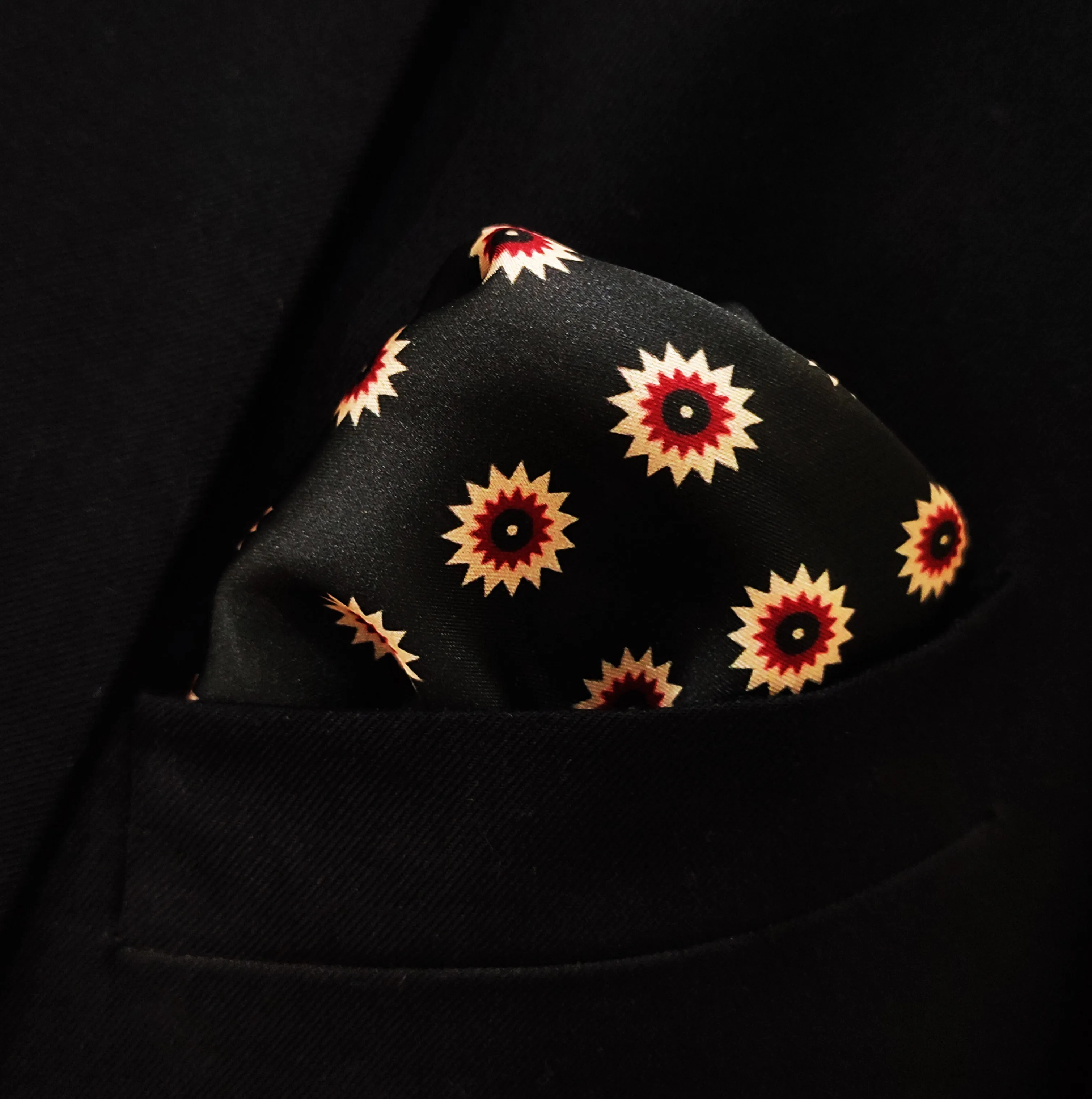BLACK & GOLD REVERSIBLE SILK POCKET SQUARE